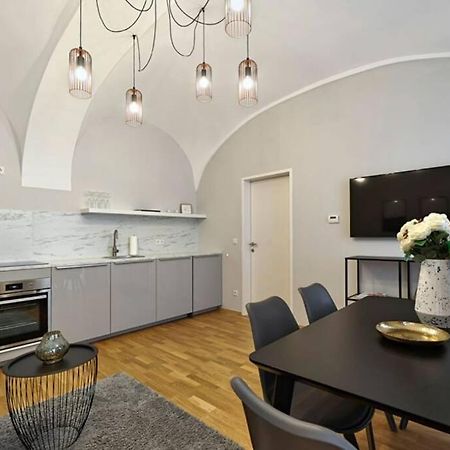 Vienne City Apartment Crown 6 Екстериор снимка