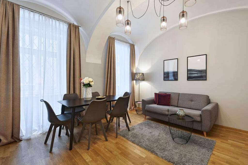 Vienne City Apartment Crown 6 Екстериор снимка