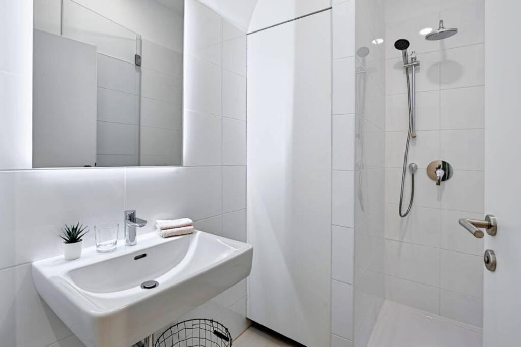 Vienne City Apartment Crown 6 Екстериор снимка